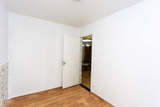 Quarto 2 de apartamento para alugar com 2 quartos, 50m² em Jardim Olinda, São Paulo