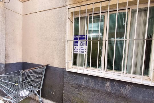 Plaquinha de apartamento para alugar com 2 quartos, 50m² em Jardim Olinda, São Paulo