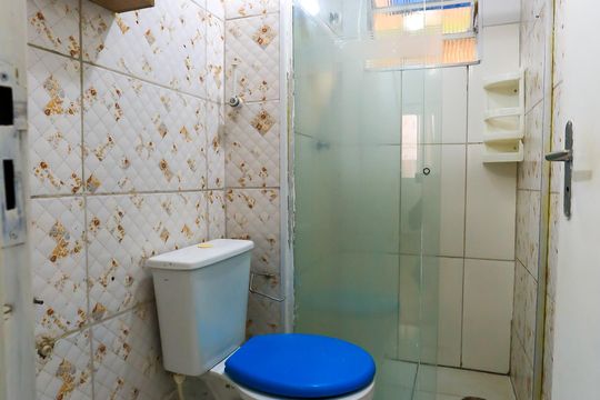 Banheiro de apartamento para alugar com 2 quartos, 50m² em Jardim Olinda, São Paulo