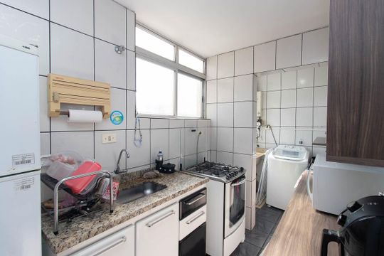 Cozinha e Área de Serviço de apartamento à venda com 2 quartos, 60m² em Vila Constança, São Paulo