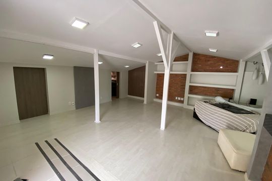Sala 2 de casa à venda com 6 quartos, 600m² em Taquara, Rio de Janeiro