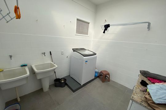Lavanderia de casa à venda com 6 quartos, 600m² em Taquara, Rio de Janeiro