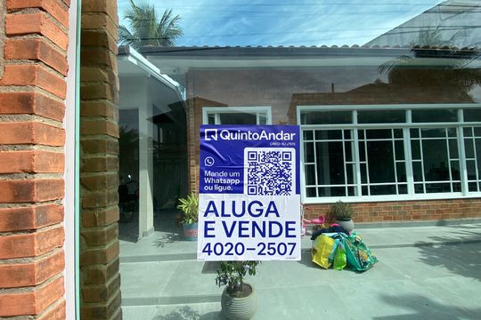 Placa de casa à venda com 6 quartos, 600m² em Taquara, Rio de Janeiro