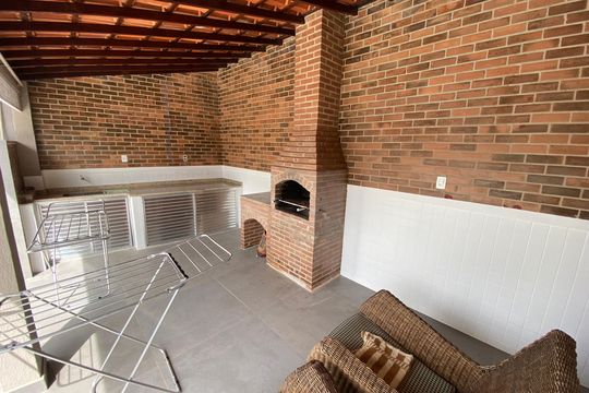 Area Gourmet de casa à venda com 6 quartos, 600m² em Taquara, Rio de Janeiro