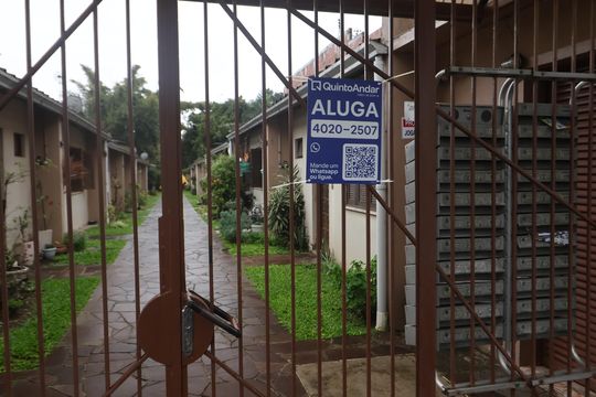 Placa de casa de condomínio para alugar com 1 quarto, 43m² em Nossa Senhora das Gracas, Canoas