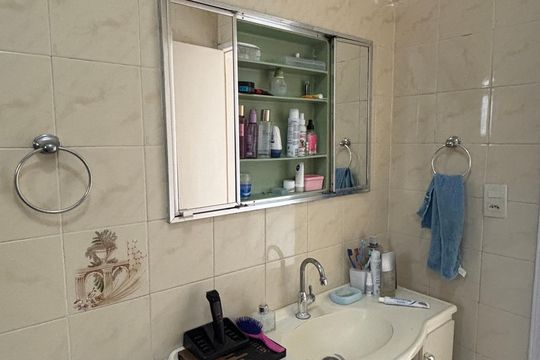 Banheiro de casa à venda com 3 quartos, 187m² em Parque Oratório, Santo André