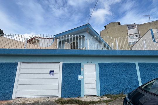 Fachada de casa à venda com 3 quartos, 187m² em Parque Oratório, Santo André