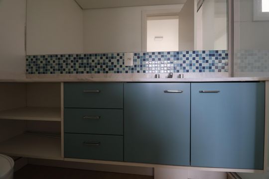 Banheiro da Suíte de apartamento para alugar com 3 quartos, 78m² em Marechal Rondon, Canoas