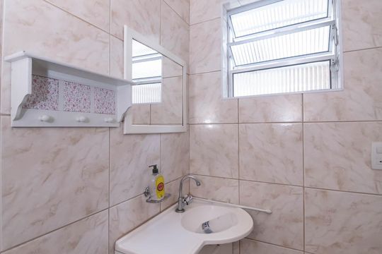 Banheiro de Serviço de casa para alugar com 2 quartos, 125m² em Vila do Encontro, São Paulo