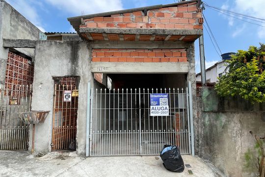 Fachada de casa para alugar com 1 quarto, 60m² em Vila Santa Teresinha, São Paulo