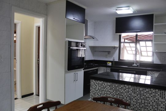 Cozinha de casa de condomínio à venda com 5 quartos, 303m² em Anil, Rio de Janeiro