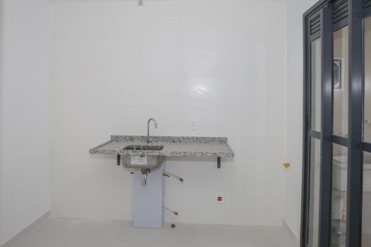 Cozinha de apartamento à venda com 2 quartos, 54m² em Vila Anastácio, São Paulo