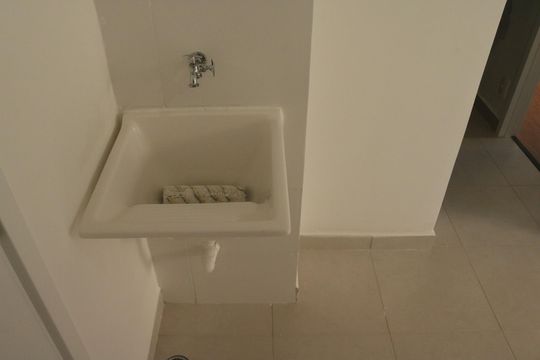 Sala e Cozinha Integrada de apartamento à venda com 2 quartos, 35m² em Parque Industrial Tomas Edson, São Paulo