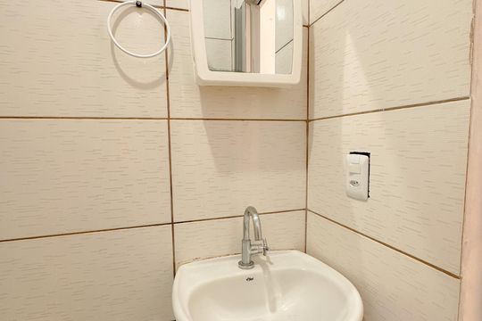 Banheiro de apartamento para alugar com 1 quarto, 30m² em São João do Rio Vermelho, Florianópolis