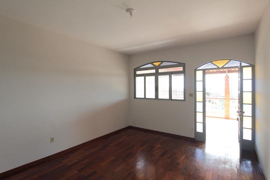 Casa para alugar com 3 quartos, 160m² em Ouro Preto, Belo Horizonte
