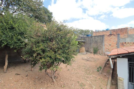 Quintal de casa para alugar com 3 quartos, 160m² em Ouro Preto, Belo Horizonte