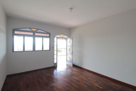 Sala de casa para alugar com 3 quartos, 160m² em Ouro Preto, Belo Horizonte