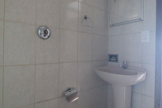 Banheiro Social de casa para alugar com 3 quartos, 160m² em Ouro Preto, Belo Horizonte