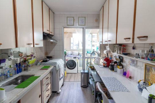 Cozinha de apartamento à venda com 2 quartos, 78m² em Vila Indiana, São Paulo