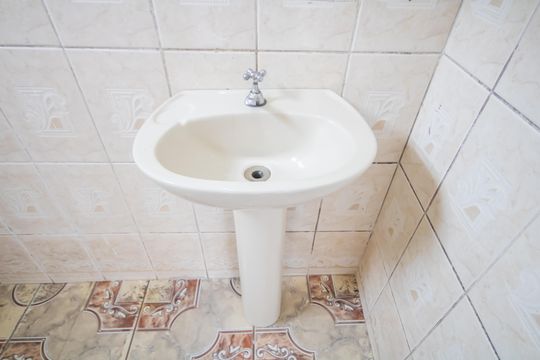 Banheiro de casa à venda com 2 quartos, 160m² em Pestana, Osasco