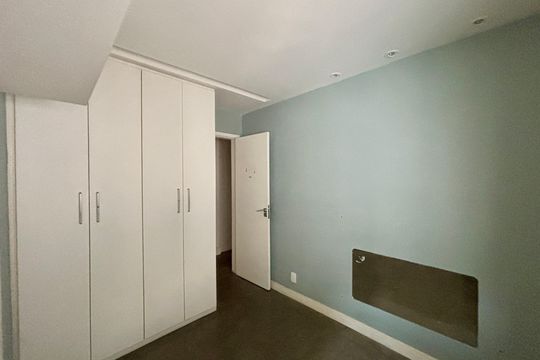 Quarto 2 de apartamento à venda com 3 quartos, 73m² em Leme, Rio de Janeiro