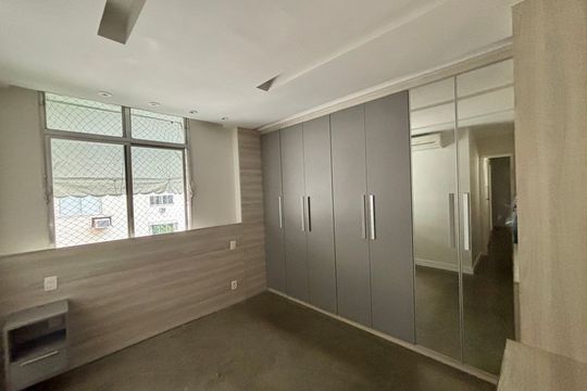 Suíte de apartamento à venda com 3 quartos, 73m² em Leme, Rio de Janeiro
