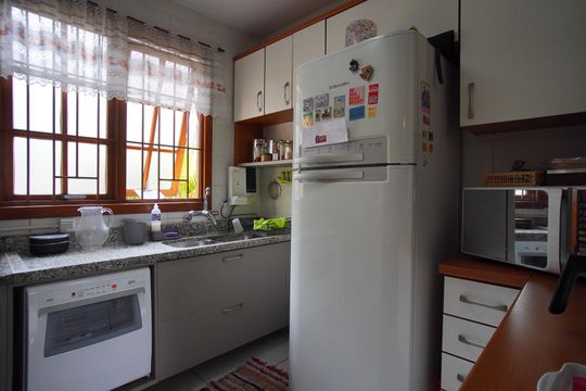 Cozinha de casa à venda com 3 quartos, 160m² em Vila Jardim, Porto Alegre