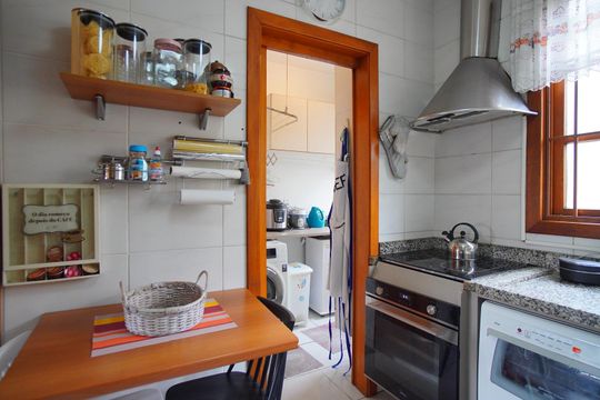 Cozinha de casa à venda com 3 quartos, 160m² em Vila Jardim, Porto Alegre