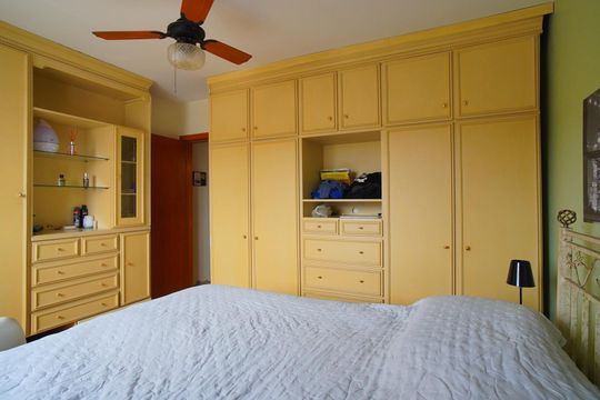 Suíte  de casa à venda com 3 quartos, 160m² em Vila Jardim, Porto Alegre