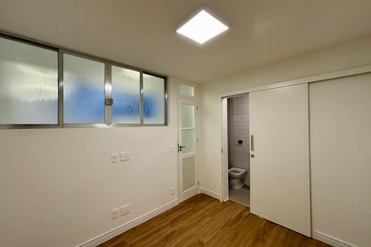 Quarto de Serviço de apartamento à venda com 3 quartos, 165m² em Copacabana, Rio de Janeiro