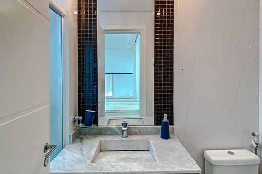 Banheiro da Suíte de apartamento à venda com 1 quarto, 75m² em Jardim Analia Franco, São Paulo