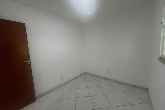 Quarto 1 de casa para alugar com 2 quartos, 70m² em Brás de Pina, Rio de Janeiro