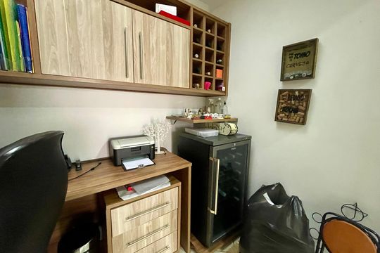 Escritório de casa à venda com 3 quartos, 200m² em Bela Aliança, São Paulo