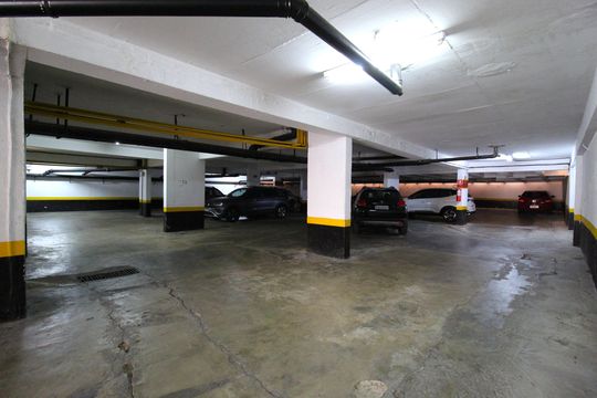 Garagem de apartamento à venda com 2 quartos, 85m² em Vila Olímpia, São Paulo