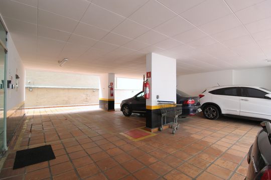 Garagem de apartamento à venda com 2 quartos, 85m² em Vila Olímpia, São Paulo