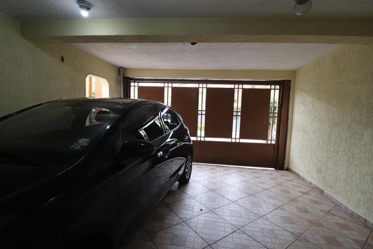 Garagem de casa à venda com 3 quartos, 150m² em Vila Camilópolis, Santo André