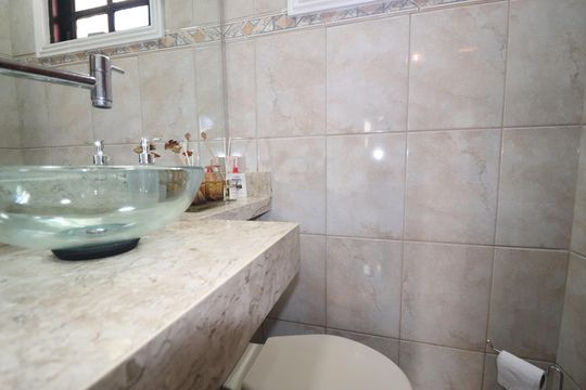 Lavabo de casa à venda com 3 quartos, 150m² em Vila Camilópolis, Santo André