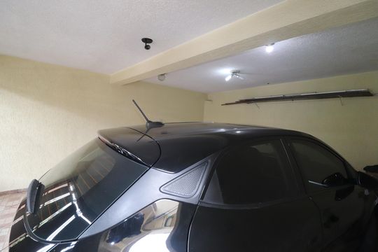 Garagem de casa à venda com 3 quartos, 150m² em Vila Camilópolis, Santo André