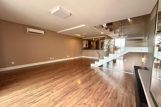 Sala de casa de condomínio para alugar com 4 quartos, 180m² em Cacupé, Florianópolis