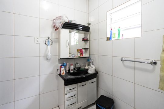 Banheiro Social de casa à venda com 3 quartos, 131m² em Várzea da Barra Funda, São Paulo