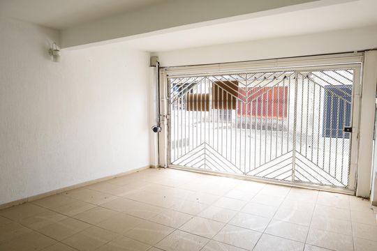 Garagem de casa para alugar com 3 quartos, 120m² em Vila Santana, São Paulo