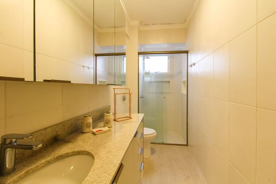 Banheiro de apartamento à venda com 3 quartos, 102m² em Centro, Canoas