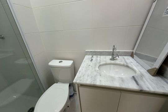 Banheiro de apartamento para alugar com 2 quartos, 58m² em Nova Aldeinha, Barueri