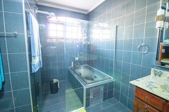 Banheiro 3 de casa para alugar com 4 quartos, 200m² em Jardim Sao Luiz, São Paulo