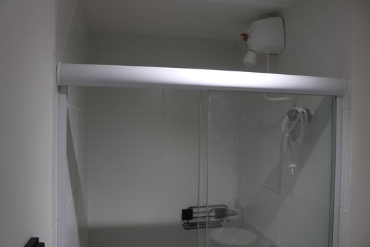 Banheiro da Suíte de apartamento para alugar com 1 quarto, 28m² em Parque Industrial Tomas Edson, São Paulo