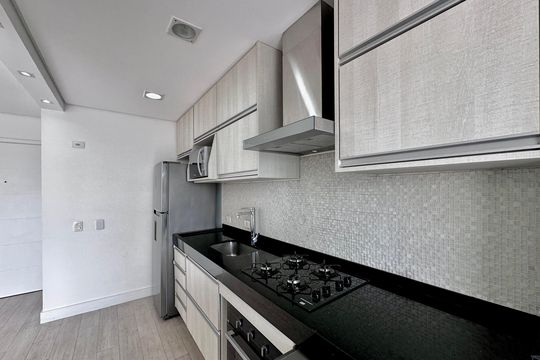 Cozinha de apartamento à venda com 1 quarto, 49m² em Vila Cordeiro, São Paulo