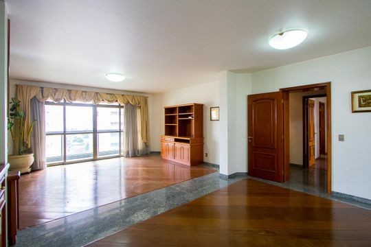 Apartamento à venda com 4 quartos, 218m² em Vila Bastos, Santo André