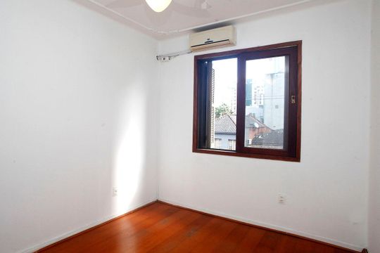 Quarto 3 de apartamento para alugar com 3 quartos, 79m² em Auxiliadora, Porto Alegre