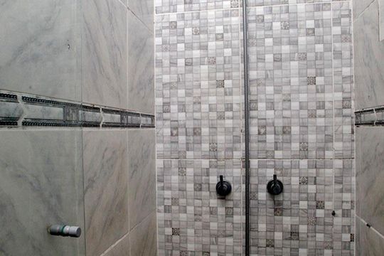 Banheiro 1 de apartamento para alugar com 3 quartos, 79m² em Auxiliadora, Porto Alegre