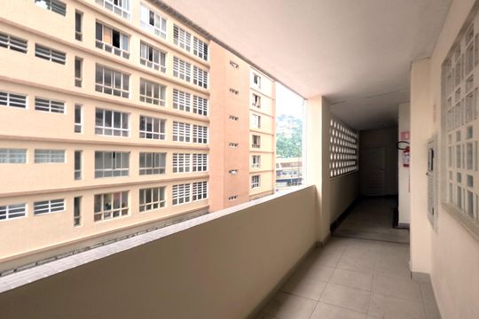 Área Comum - Vista do corredor da Área de Serviço de apartamento para alugar com 2 quartos, 128m² em José Menino, Santos